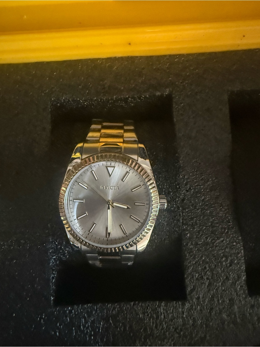 Invicta Watch Case With 8 Men’s Watches - Picture 5 of 11